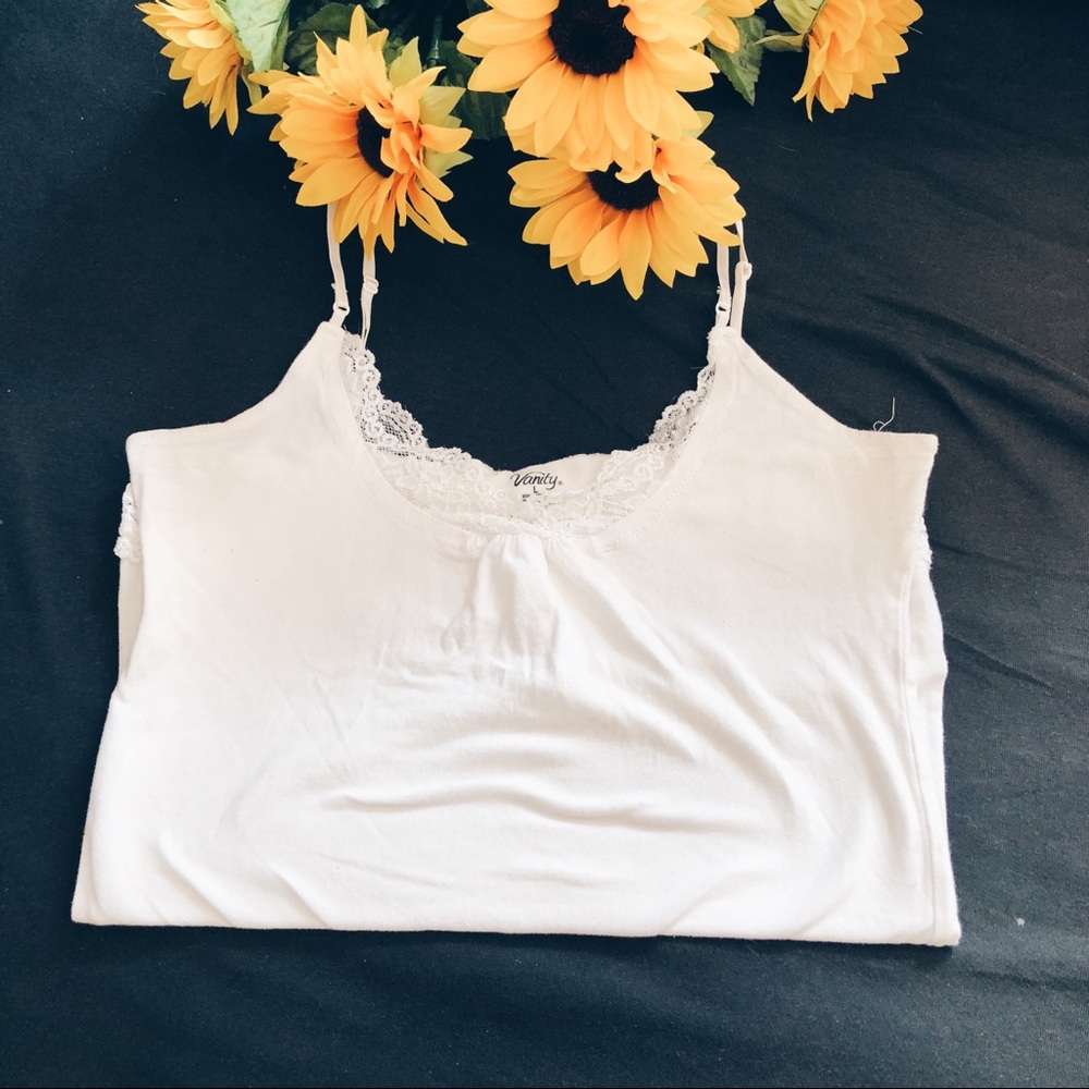 🥥 lacy white tank ❄️